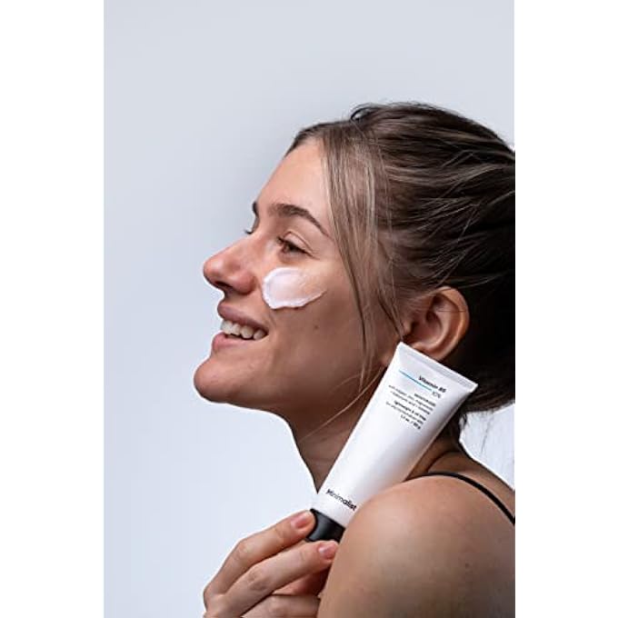 MINIMALIST 10% VITAMIN B5 GEL FACE MOISTURIZER FOR OILY SKIN | OIL-FREE | FAST ABSORBING | NON STICKY | FRAGRANCE FREE | 50 G - Image 3